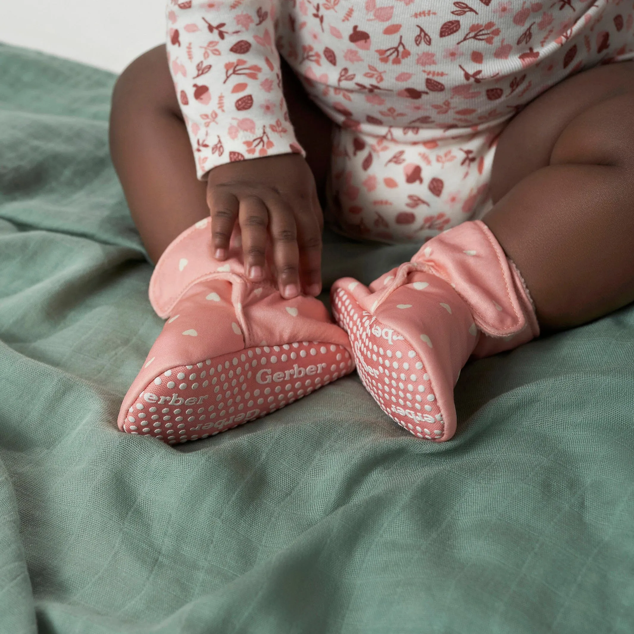 Baby Girls Pink Hearts Soft Booties