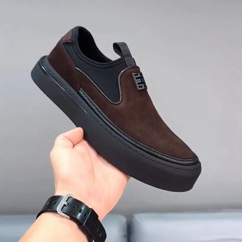 Comfortable and versatile soft-soled shoes